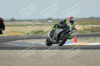 media/Apr-18-2025-TrackDaz (Fri) [[45f5874c44]]/C Group/Session 1 (Turn 7)/